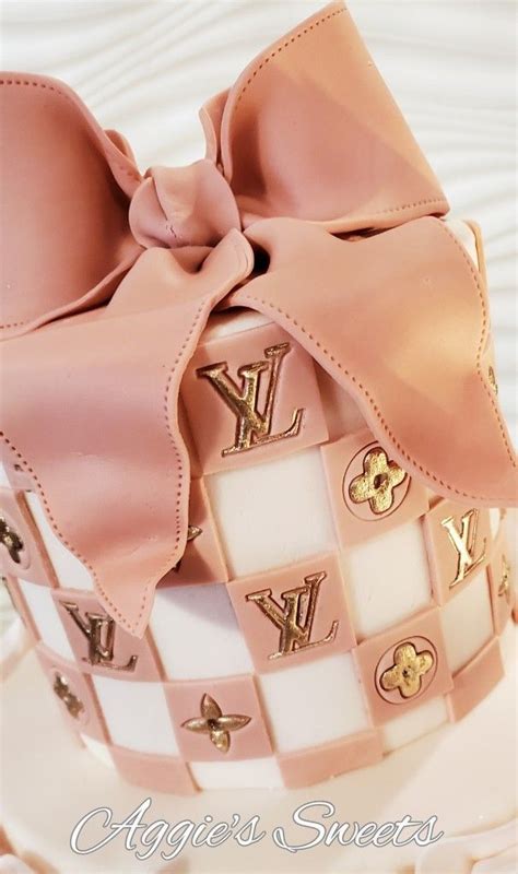 louis vuitton cake pink|Louis Vuitton cake images.